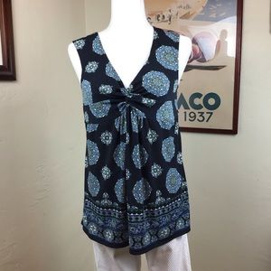 Max Studio Sleeveless V-neck Empire Cut Top Medium